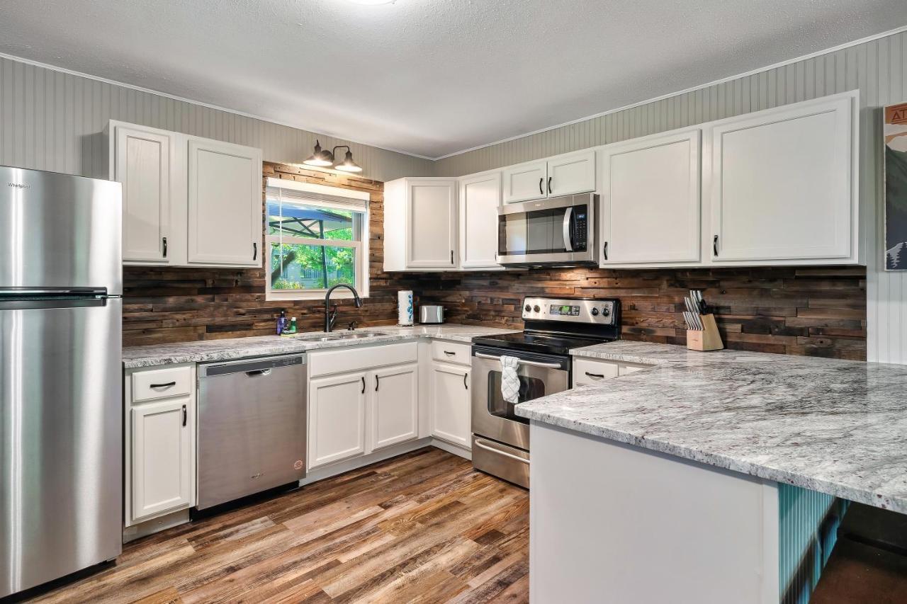 Mountain View Lodge: Pigeon Forge Retreat with Future Hot Tub Exterior photo