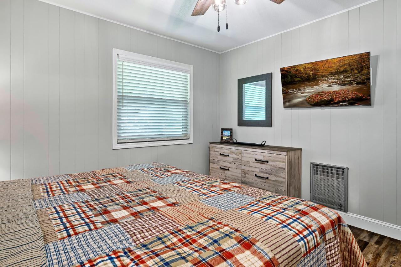 Mountain View Lodge: Pigeon Forge Retreat with Future Hot Tub Exterior photo