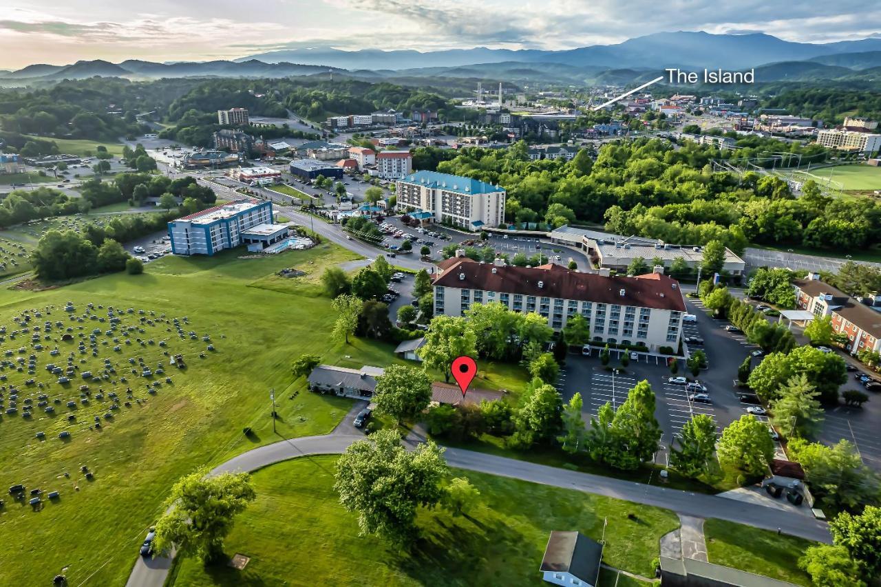 Mountain View Lodge: Pigeon Forge Retreat with Future Hot Tub Exterior photo